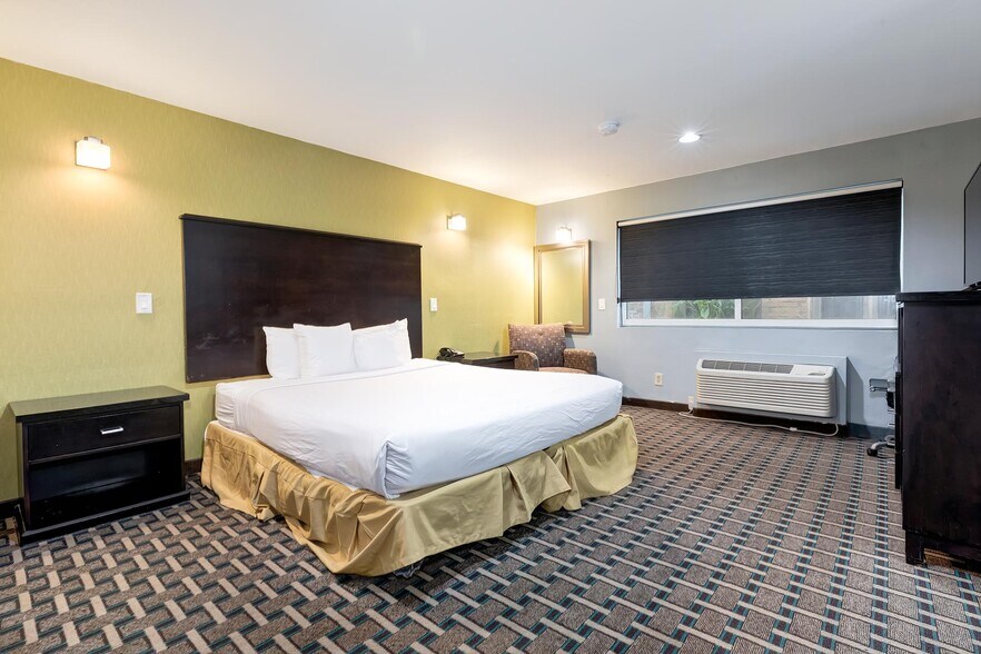 More Photos Of 1717 S Vermont Ave, Los Angeles Hotel For Sale