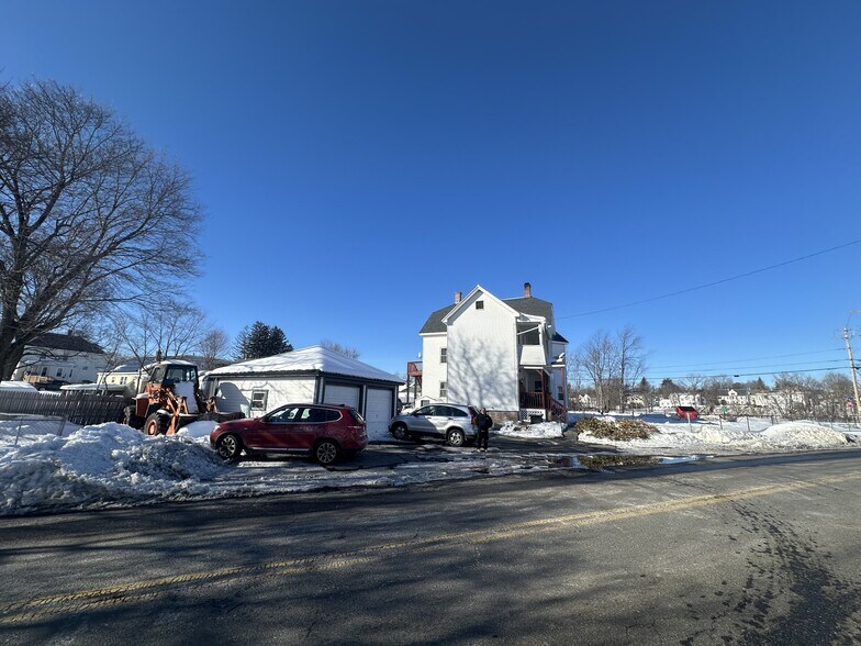 More Photos Of 8 Elm St, Leominster Dormitory For Sale