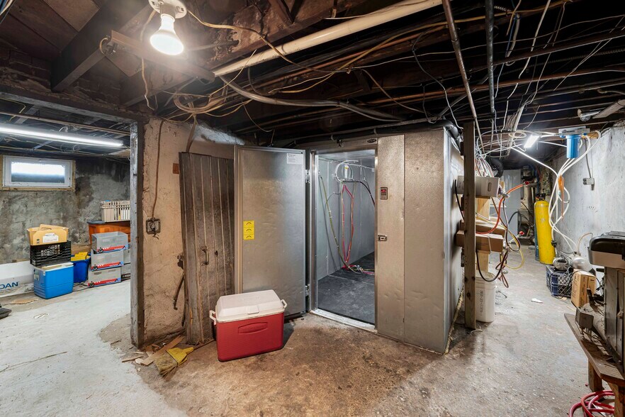 More Photos Of 46 Marion St, Port Reading Restaurant For Sale