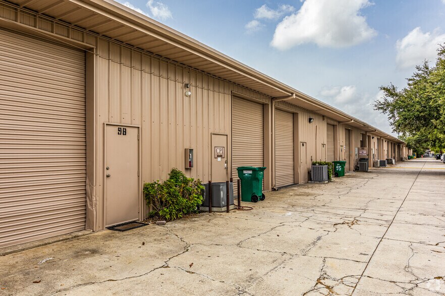 More Photos Of 3573 Enterprise Ave, Naples Warehouse For Lease