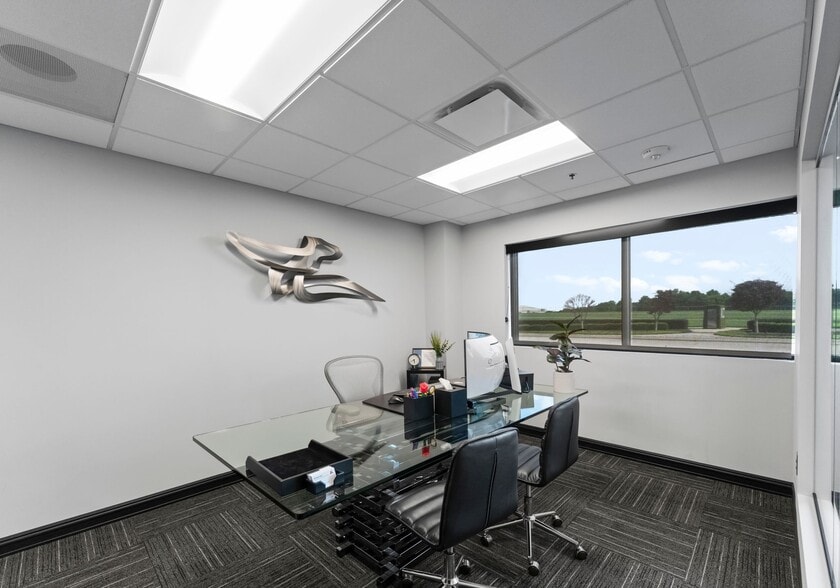 More Photos Of 258 Aviation Dr, Statesville Warehouse For Sale