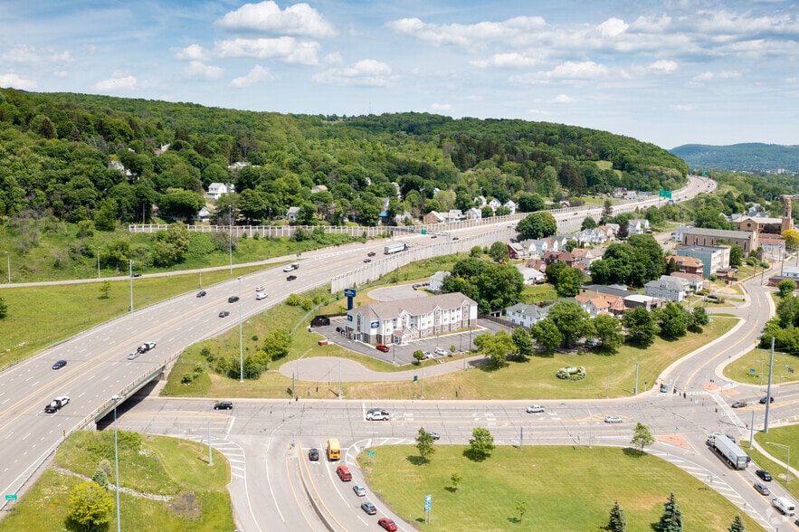 More Photos Of 400 Prospect St, Binghamton Hotel For Sale