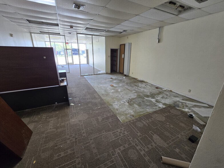 More Photos Of 1041 W Commercial Blvd, Fort Lauderdale Office Residential For Lease
