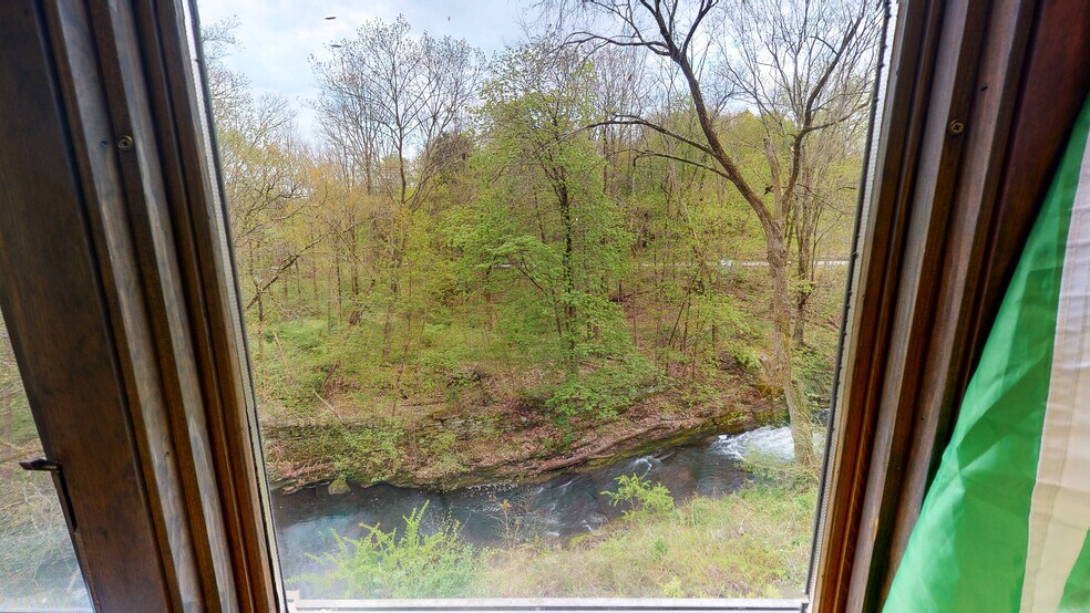 More Photos Of 6 Way Rd, Middlefield Office For Lease