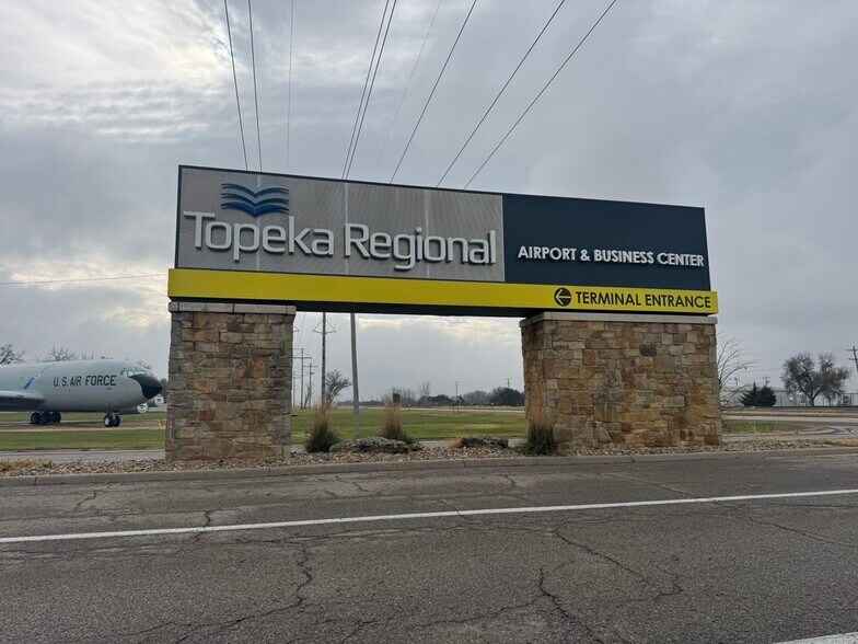 More Photos Of 6810 SE Dwight St, Topeka Industrial For Sale