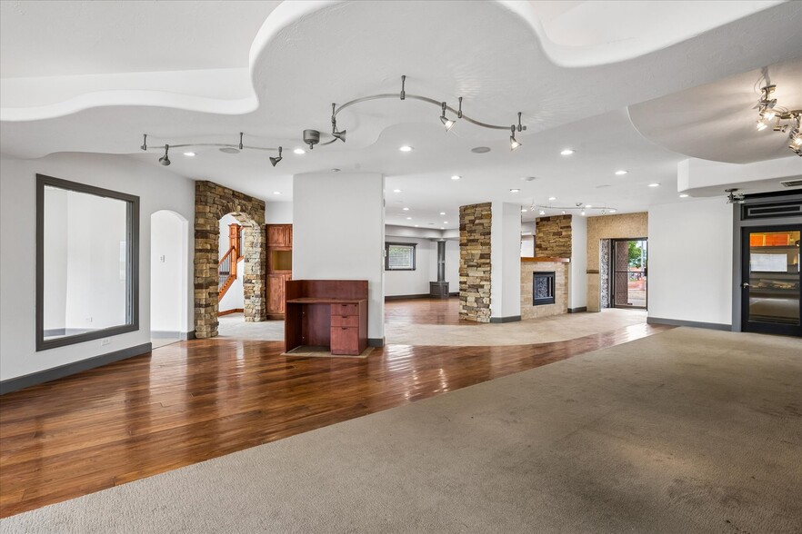 More Photos Of 1109 W Littleton Blvd, Littleton Office For Sale