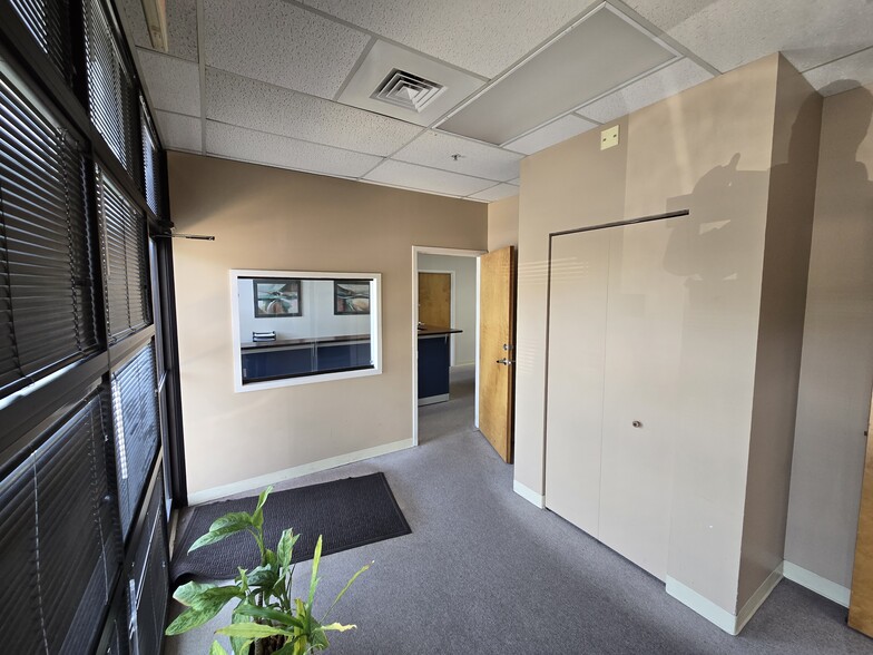 More Photos Of 8227 Cloverleaf Dr, Millersville Light Manufacturing For Sale