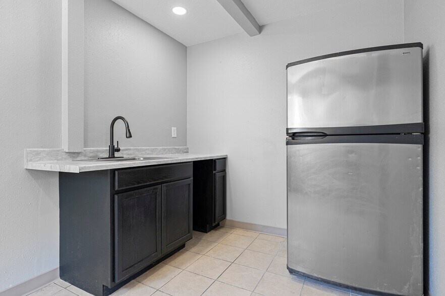 More Photos Of 1463 Brittmoore Rd, Houston Manufacturing For Sale