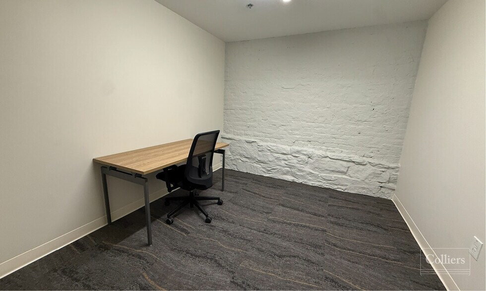More Photos Of 1 Augusta St, Greenville Office Residential For Lease
