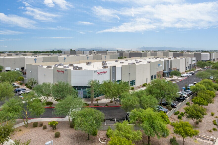 More Photos Of 340 E Germann Rd, Gilbert Warehouse For Lease