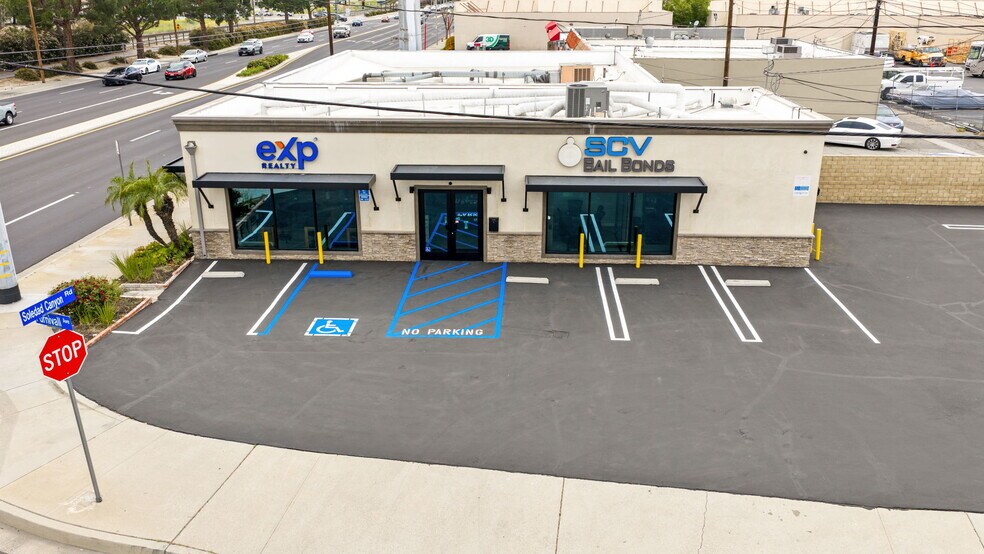 More Photos Of 20605 Soledad Canyon Rd, Canyon Country Office For Sale