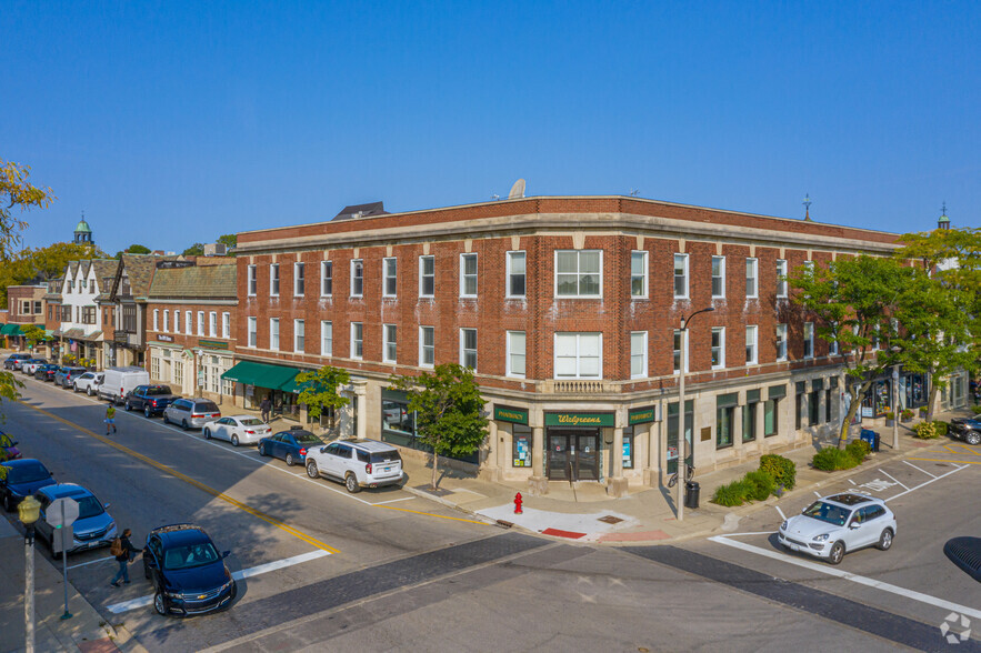 Primary Photo Of 272 E Deerpath, Lake Forest Storefront Retail Residential For Lease