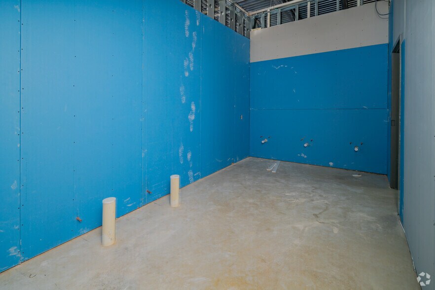 More Photos Of 2407 E Evans Rd, San Antonio Storefront Retail Office For Lease