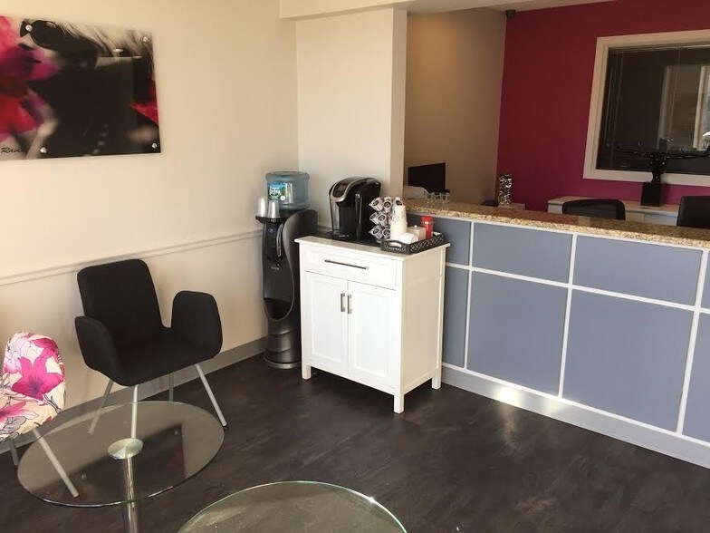 More Photos Of 1060 Osgood St, North Andover Storefront Retail Office For Lease