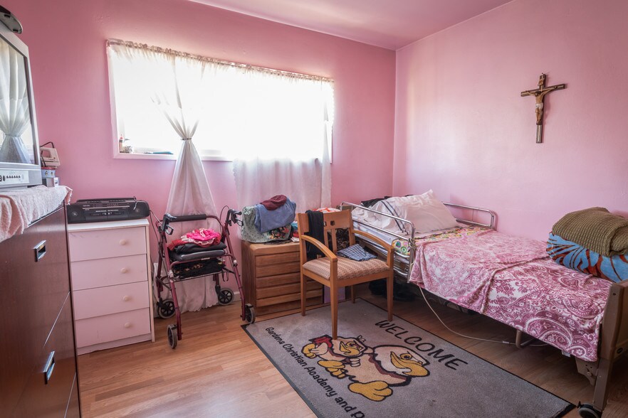 More Photos Of 16650-16658 Woodruff Ave, Bellflower Storefront Retail Residential For Sale