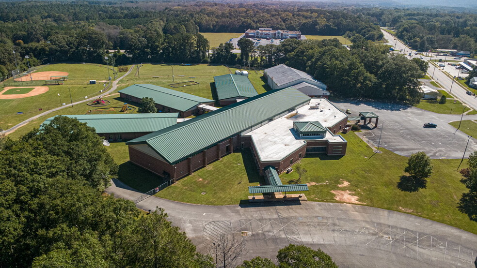 Primary Photo Of 18425 Main St, Woodbury Schools For Sale