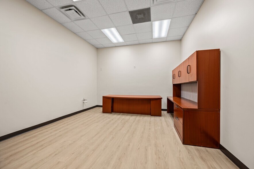 More Photos Of 5708 Colleyville Blvd, Colleyville Medical For Lease