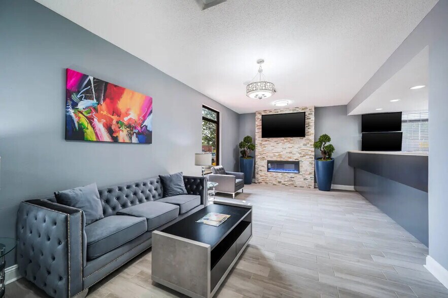 More Photos Of 2015 Military Rd, Columbus Hotel For Sale