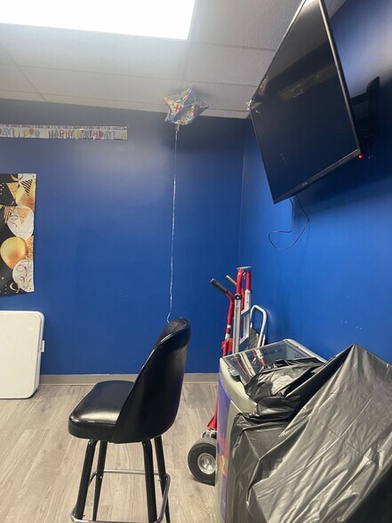 More Photos Of 401 N Limit St, Lincoln Freestanding For Sale