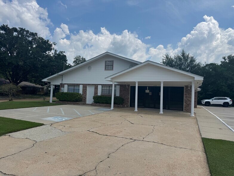 More Photos Of 129 Donna St, Gulfport Office For Sale