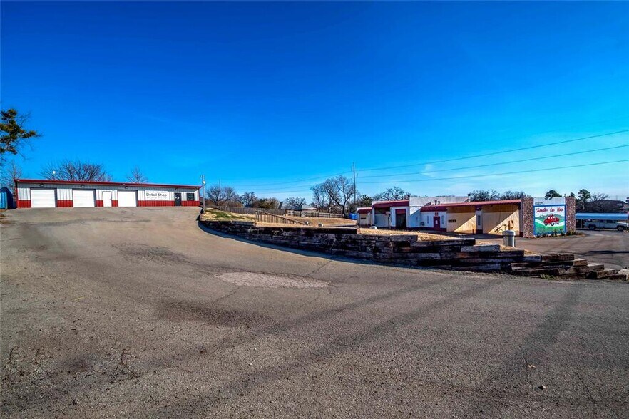 Primary Photo Of 1102 E 1st St, Chandler Carwash For Sale
