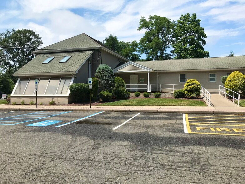 More Photos Of 1323 Rt 34 N, Aberdeen Office For Lease