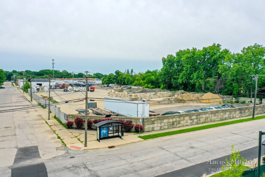 More Photos Of 1020 Elizabeth Ave, Waukegan Industrial For Sale