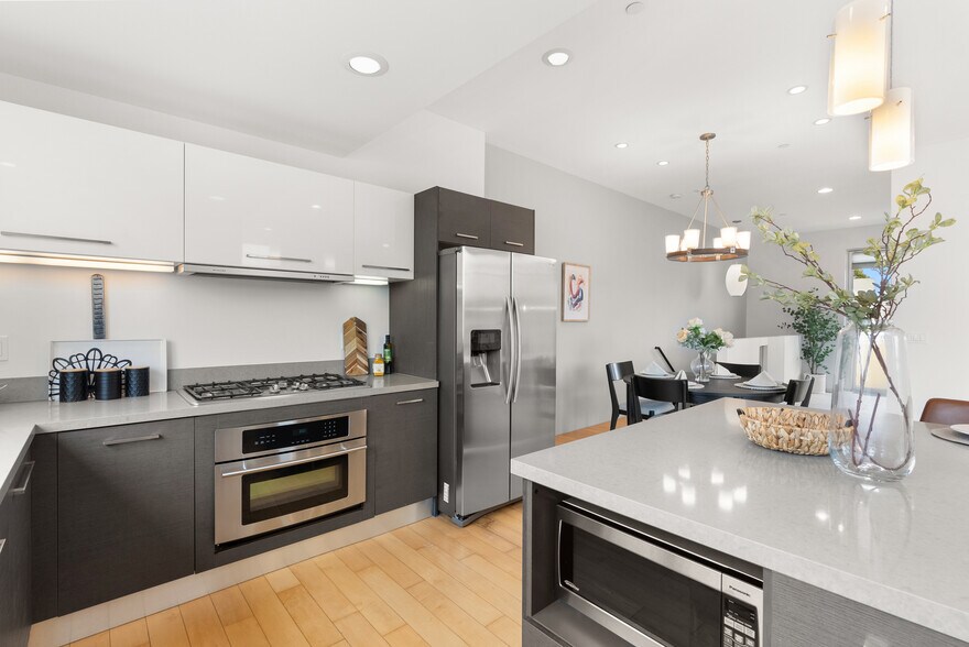 More Photos Of 930-932 Manhattan Beach Blvd, Manhattan Beach Office Residential For Sale