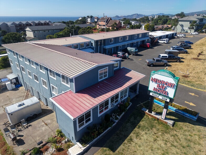 Primary Photo Of 754 SW Coast Hwy, Newport Hotel For Sale