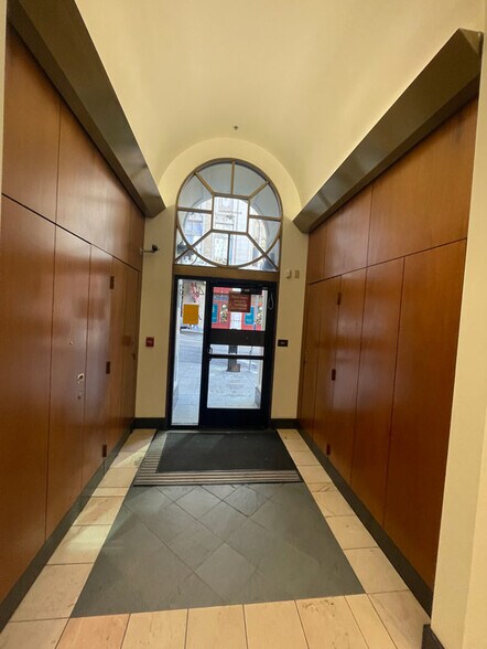 More Photos Of 445 Powell St, San Francisco Bank For Sale