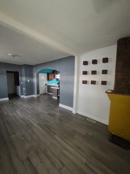 More Photos Of 2536 Indianapolis Ave, Indianapolis Apartments For Sale