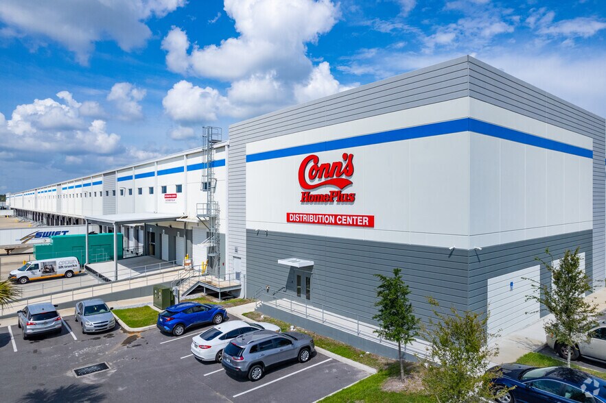 More Photos Of 8401 State Road 33 N, Lakeland Distribution For Lease