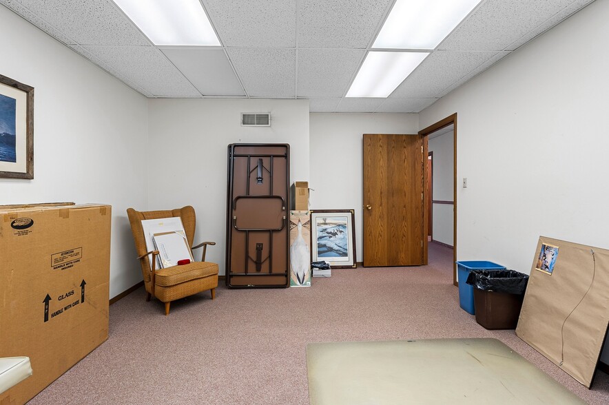 More Photos Of 1373 Kimberly Dr, Neenah Flex For Sale