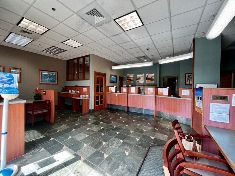 More Photos Of 94-1221 Ka Uka Blvd, Waipahu Storefront Retail Office For Lease