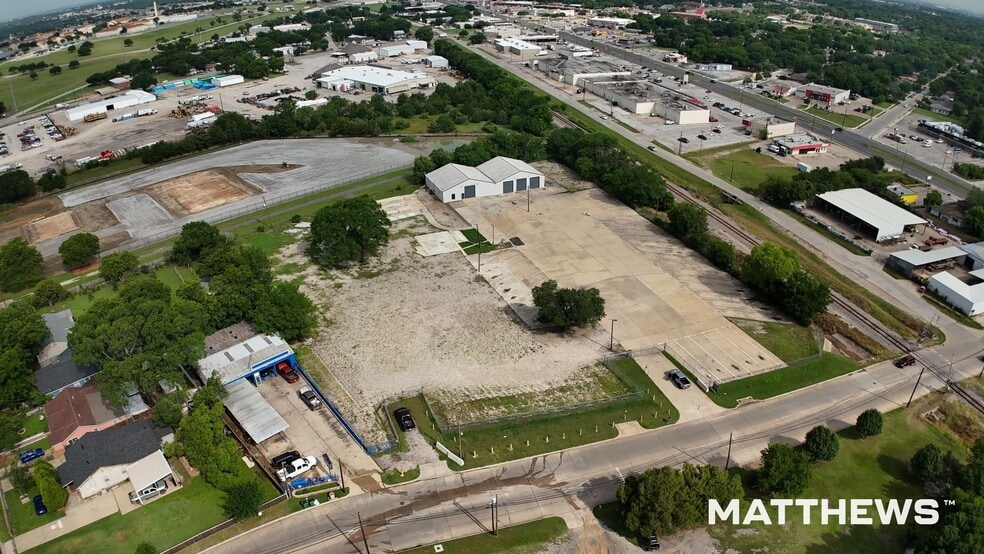 More Photos Of 5504 Forest Hill Dr, Fort Worth Warehouse For Sale