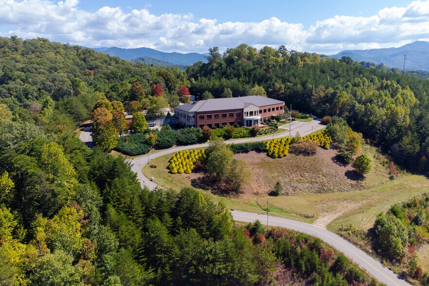 Primary Photo Of 14 One Center Ct, Franklin Medical For Sale