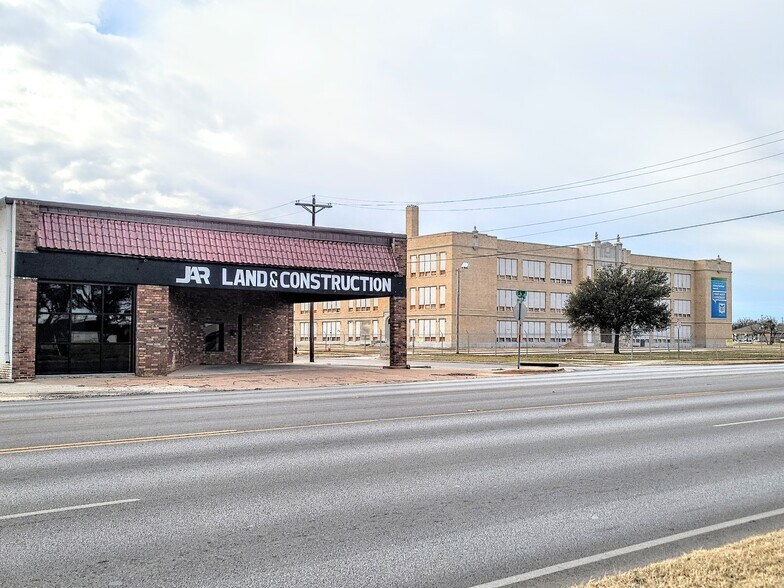 Primary Photo Of 1583 S 1st St, Abilene Light Distribution For Sale