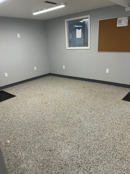 More Photos Of 1026 Mitchell Blvd, Springfield Manufacturing For Sale