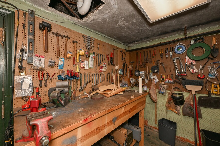 More Photos Of 780 W Market St, Akron Freestanding For Sale