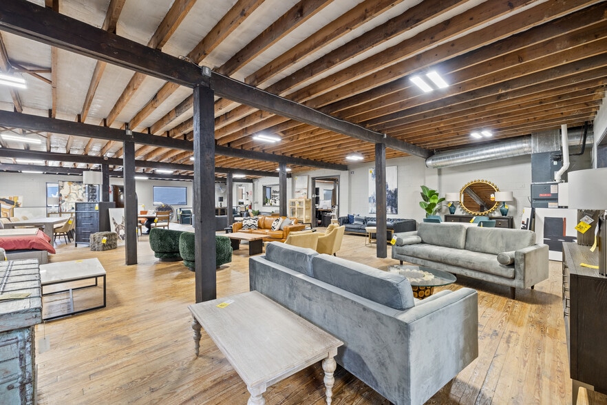 More Photos Of 764 E Seventh St, Lexington Warehouse For Sale