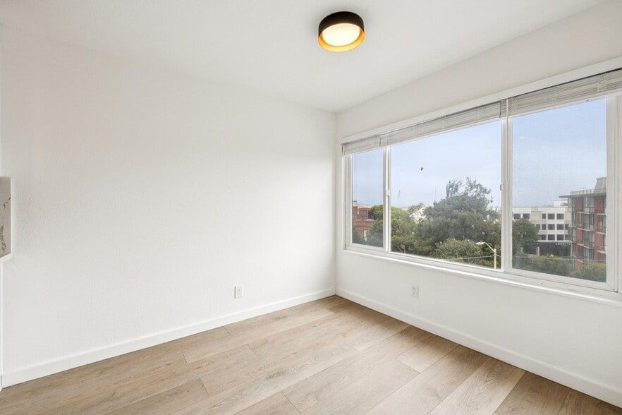 More Photos Of 1321 Columbus Ave, San Francisco Apartments For Sale
