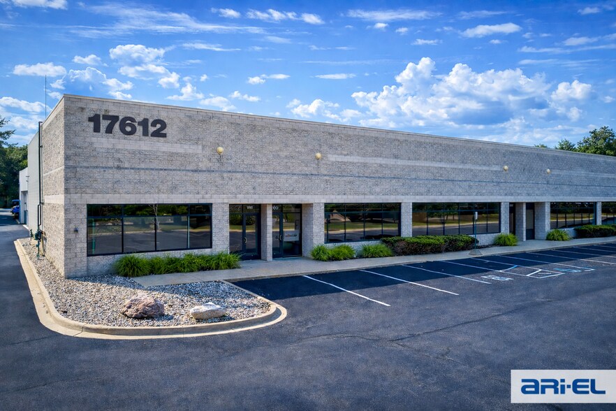 More Photos Of 17901 Woodland Dr, New Boston Unknown For Lease