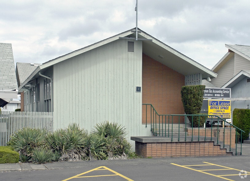 More Photos Of 5920 100th St SW, Lakewood Medical For Sale