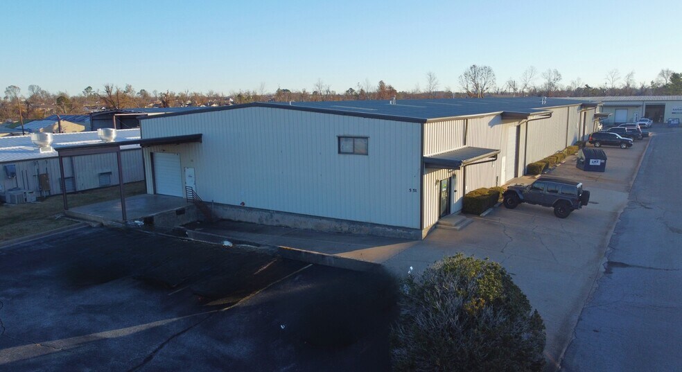 More Photos Of 551 N 13th St, Rogers Warehouse For Lease