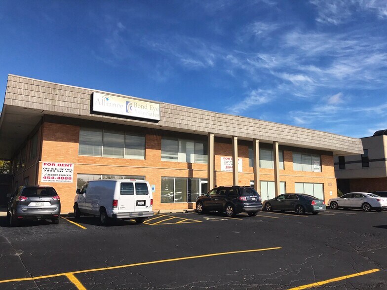 12101228 Towanda Ave, Bloomington, IL 61701 For Lease