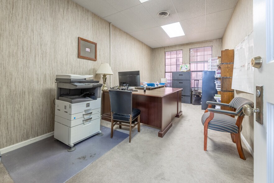 More Photos Of 546 Broad St, Gadsden Storefront Retail Office For Sale