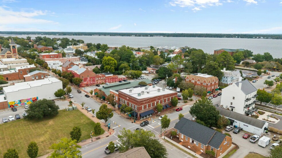 More Photos Of 202 Craven St, New Bern General Retail For Lease