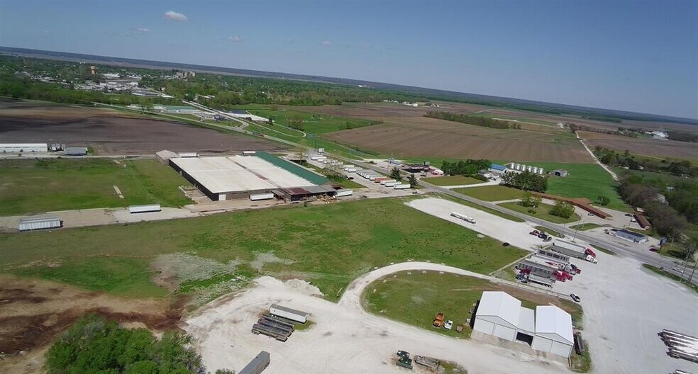 More Photos Of 8727 Arenzville Rd, Beardstown Warehouse For Sale