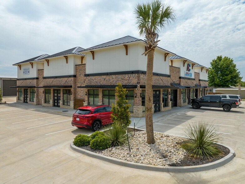 More Photos Of 5536 FM 933 #101, Whitney Flex For Lease