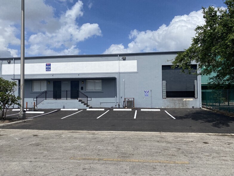 Primary Photo Of 4763 E 11th Ave, Hialeah Warehouse For Lease